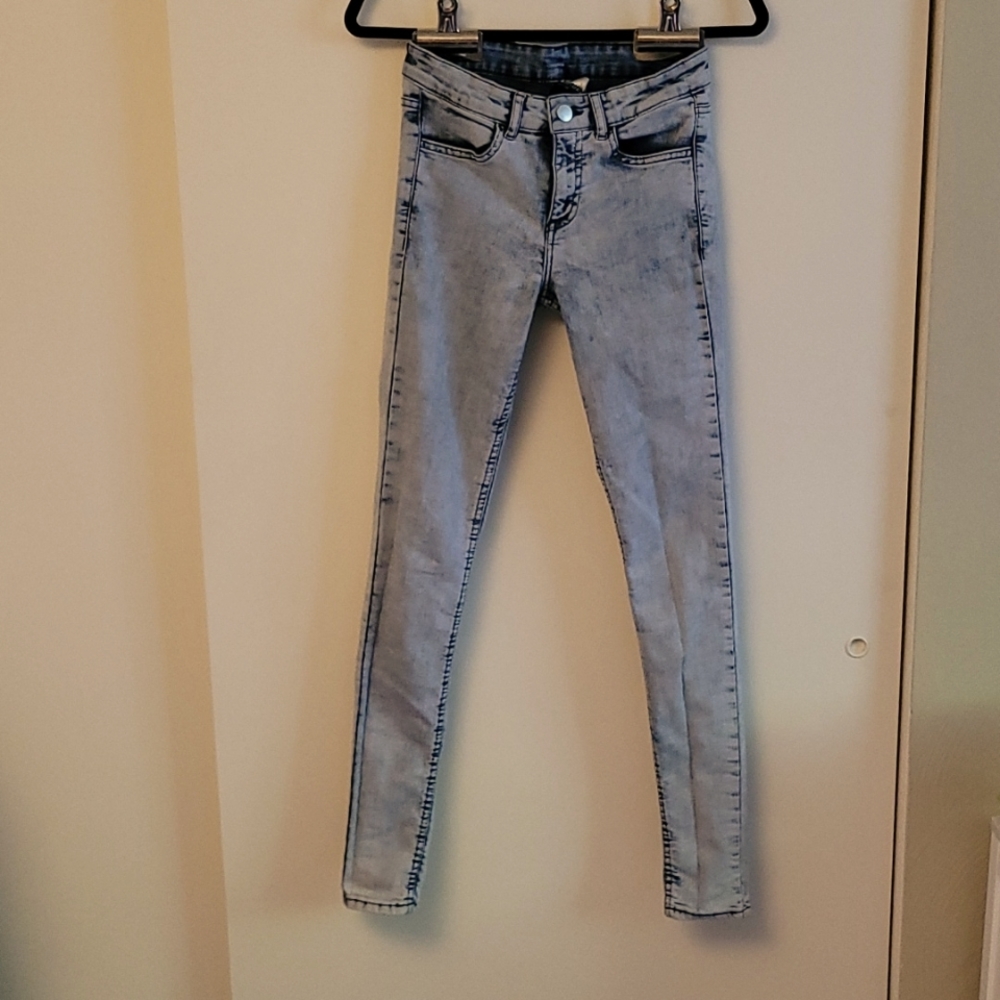 H&M light denim skinny jeans